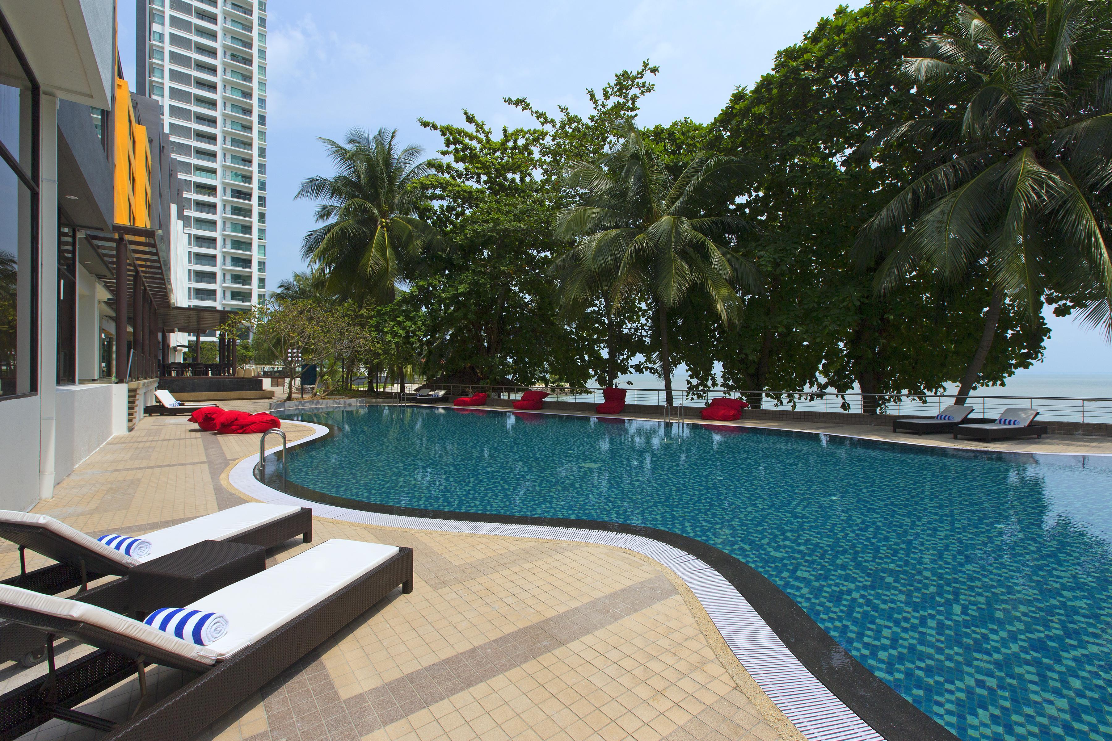 Mercure Penang Beach Tanjung Bungah  Esterno foto
