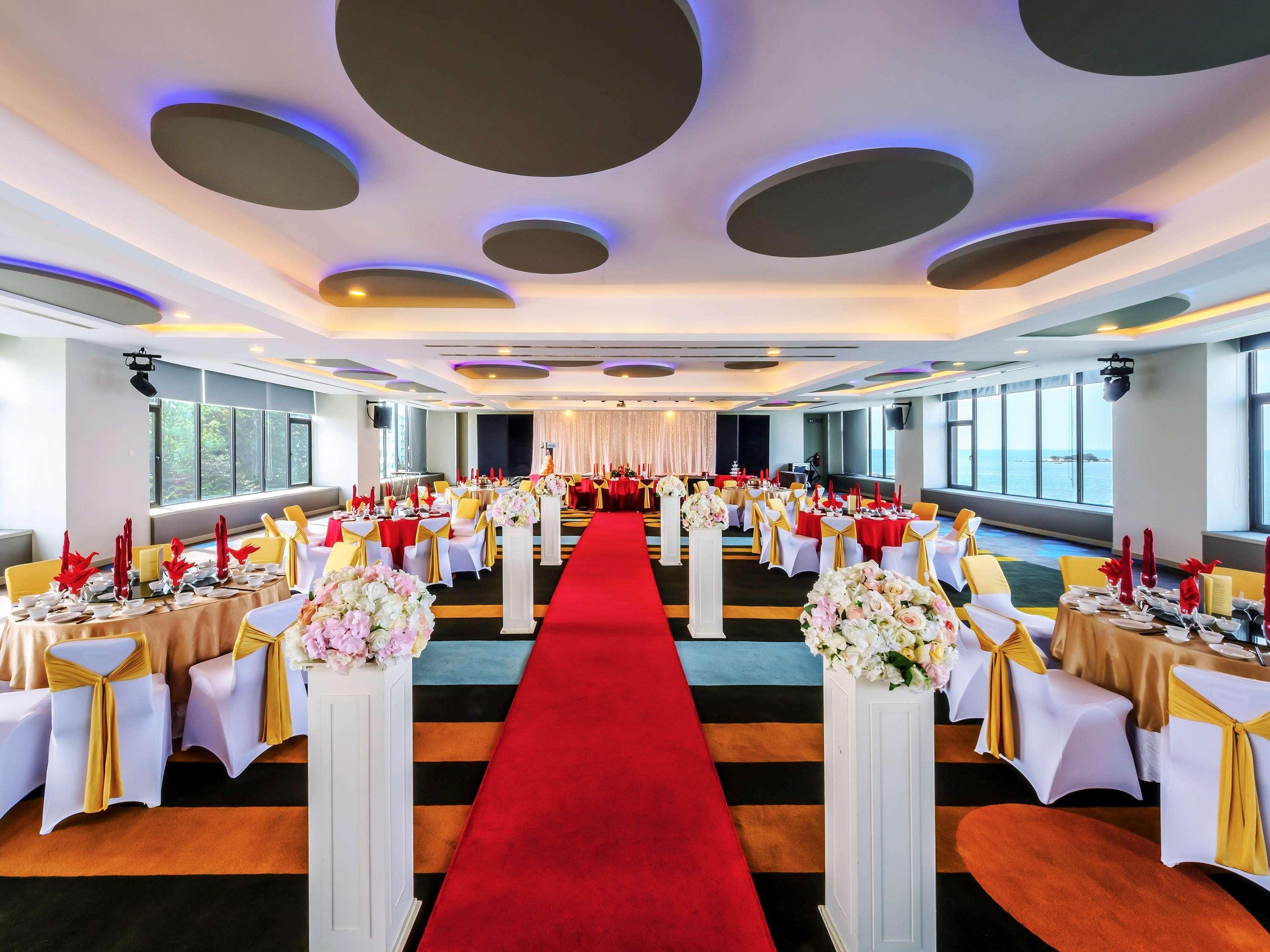 Mercure Penang Beach Tanjung Bungah  Esterno foto