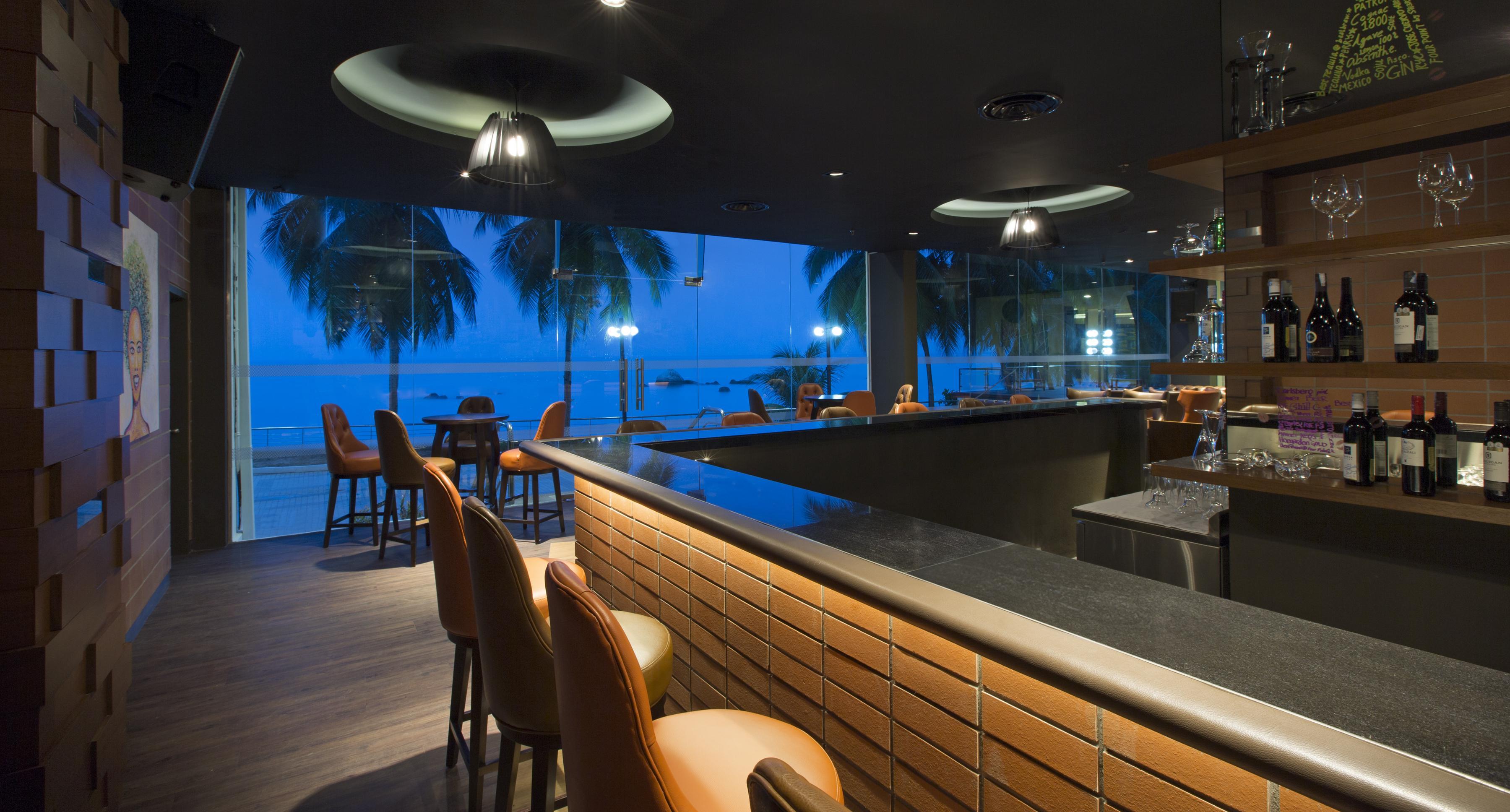 Mercure Penang Beach Tanjung Bungah  Esterno foto