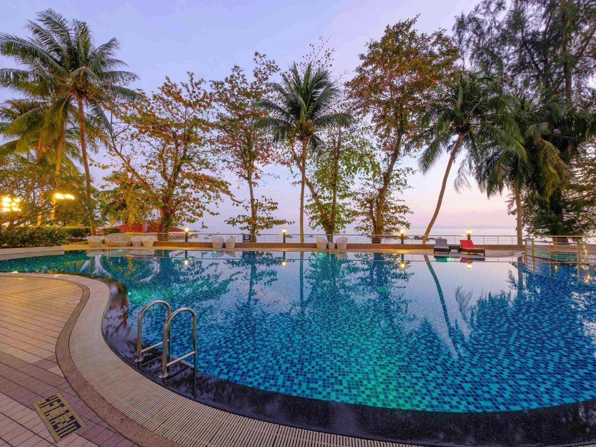 Mercure Penang Beach Tanjung Bungah  Esterno foto