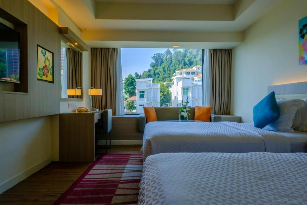Mercure Penang Beach Tanjung Bungah  Esterno foto