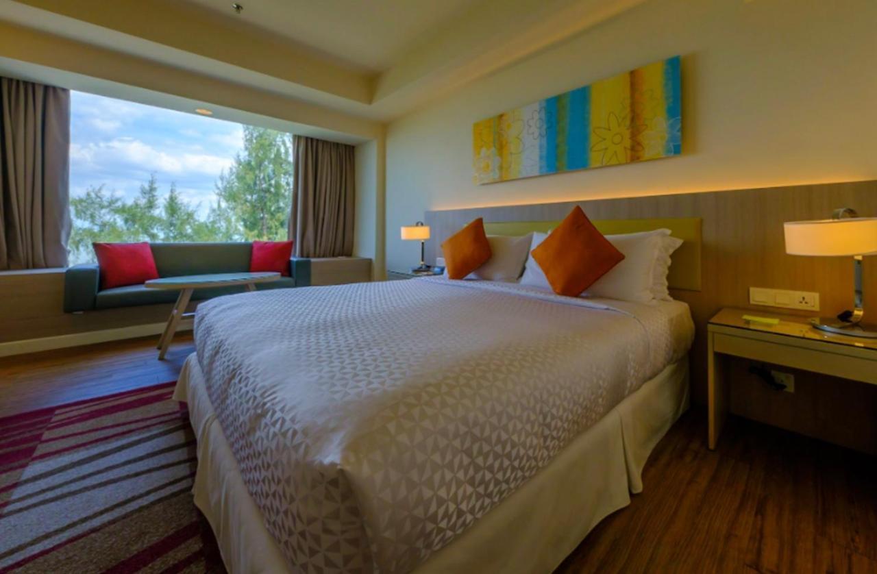 Mercure Penang Beach Tanjung Bungah  Esterno foto
