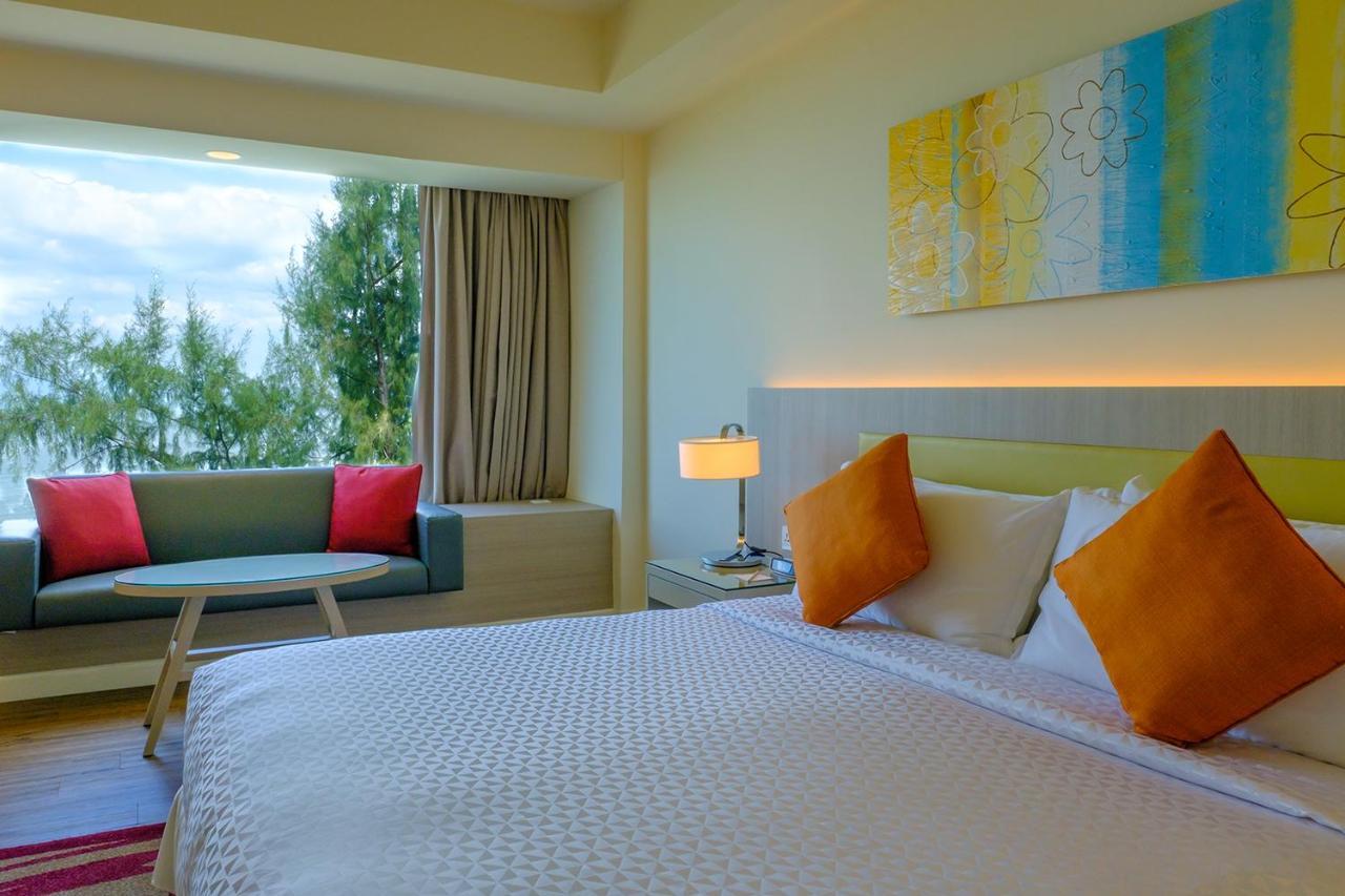 Mercure Penang Beach Tanjung Bungah  Esterno foto