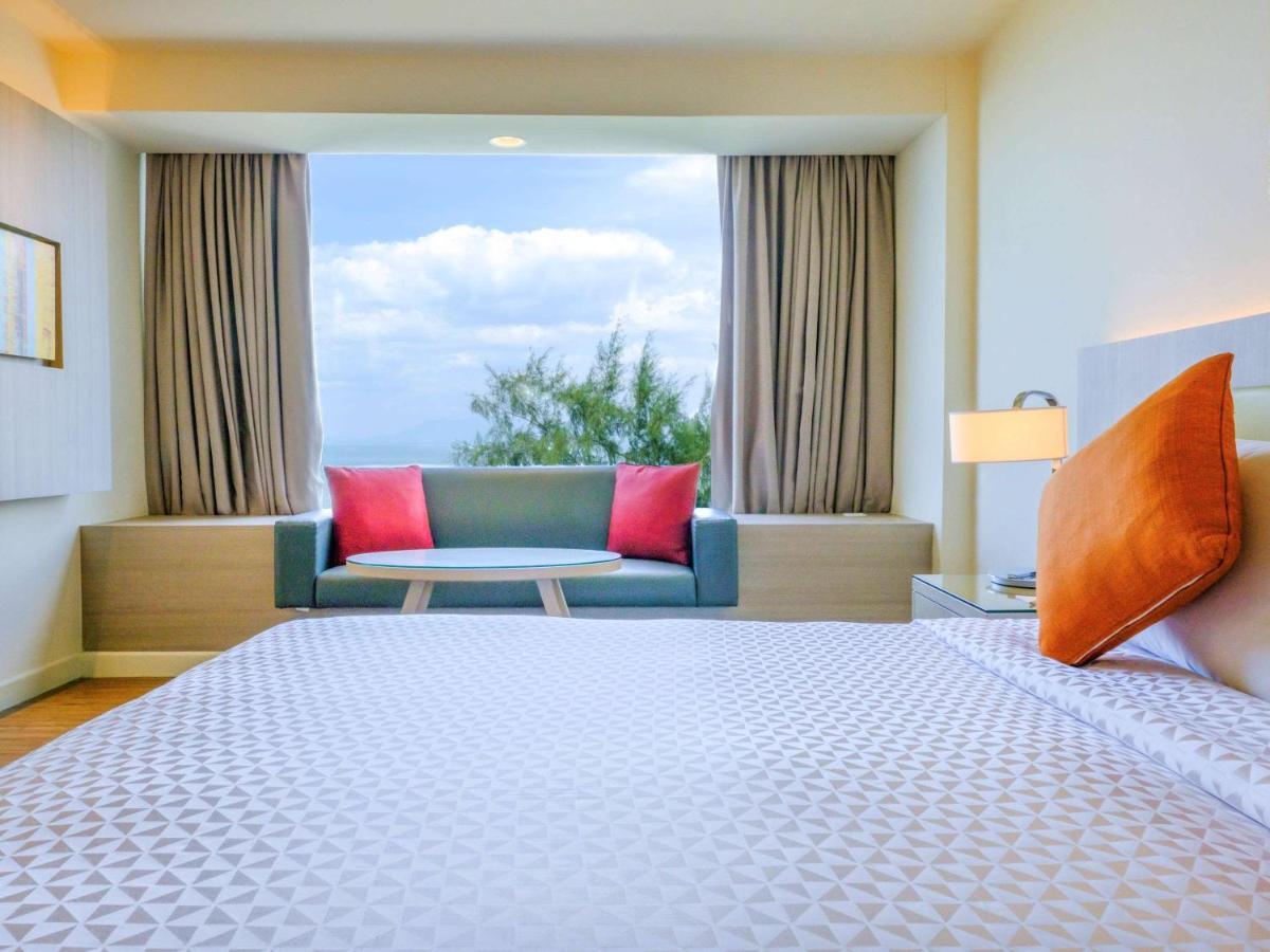 Mercure Penang Beach Tanjung Bungah  Esterno foto